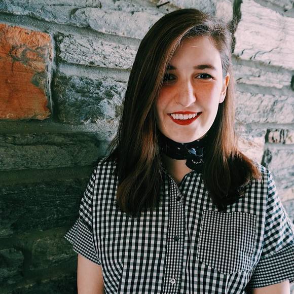 Meet your Posher, Aly - Picture 6 of 7